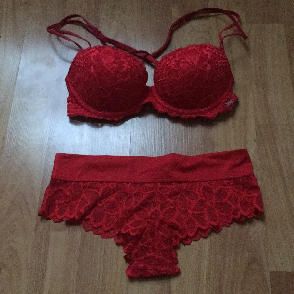 Victoria Secret PINK Date Lace Push-Up Bra